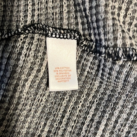 Lauren Conrad Women’s Cold Shoulder Small Checkered Short Sleeve Shirt ZZ15 - Picture 4 of 5